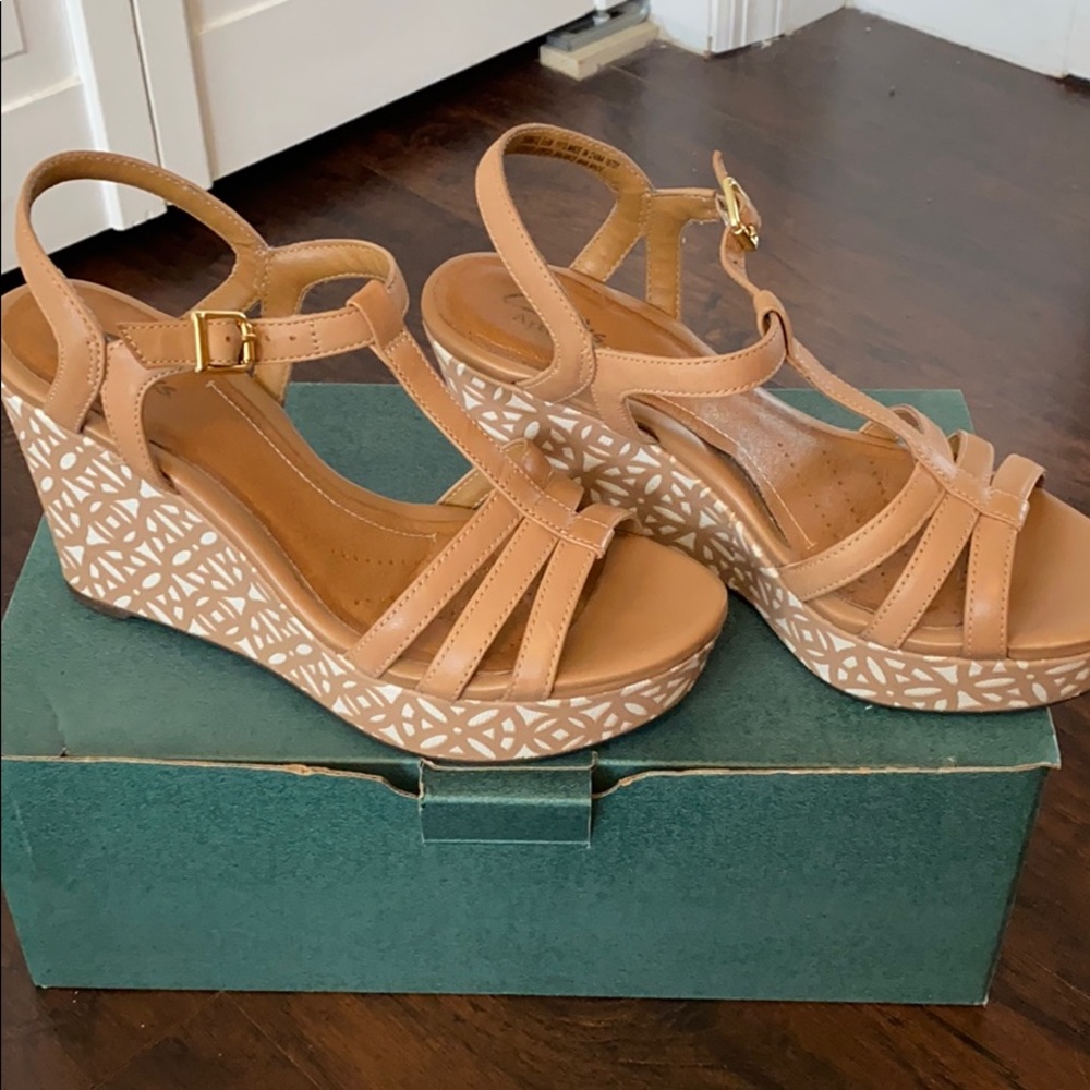 Sandles